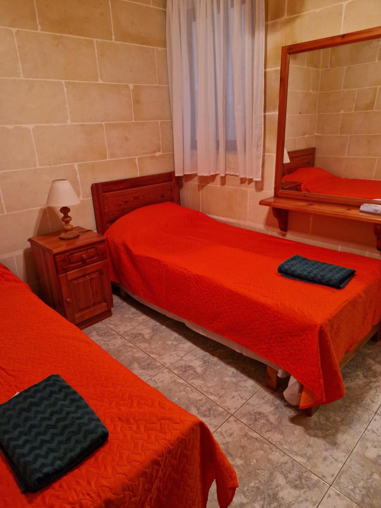 Apartment Attard Seafront 7 In Marsalforn *